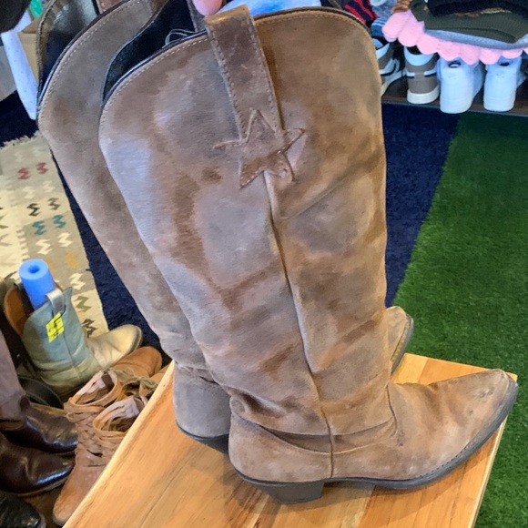 Brown Leather Western Boots with Star detail - Picture 8 of 11